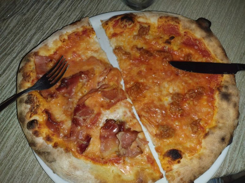 Pizzeria - Braceria La Lumera