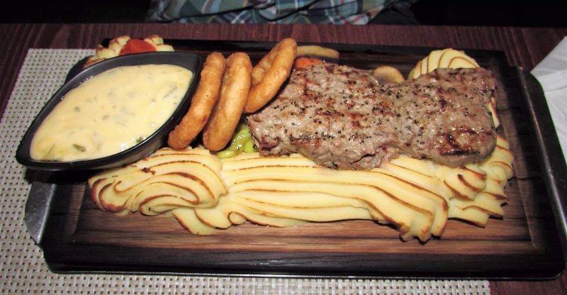 Mascot Restaurant & Pub