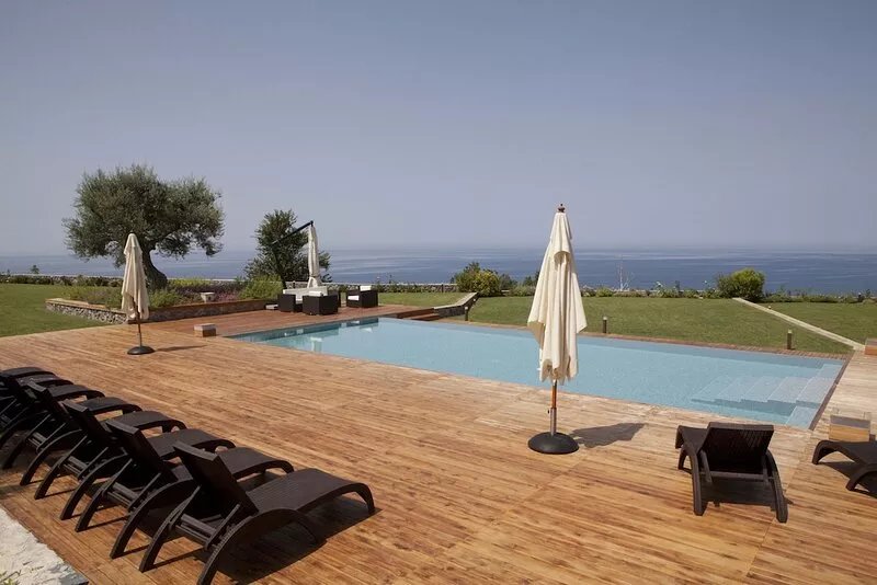 Villa Mediterraneo: Luxury Villa Rental in Calabria