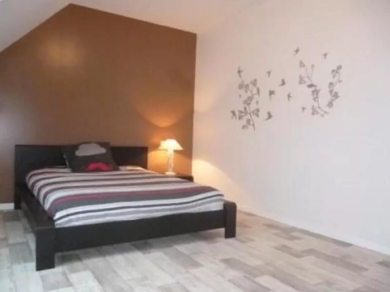Pretty house on closed garden, close to amenities free Wi-erdeven
