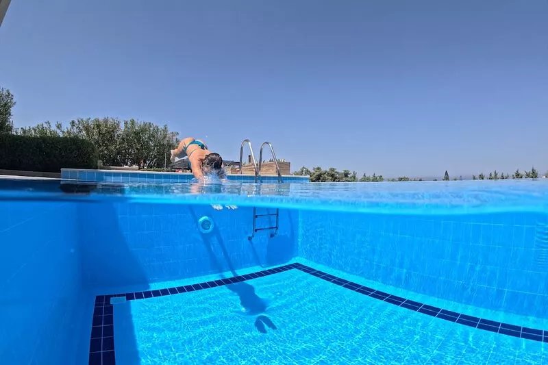 Four Seasons private villa - seaview - big heated pool - gym - sport activities