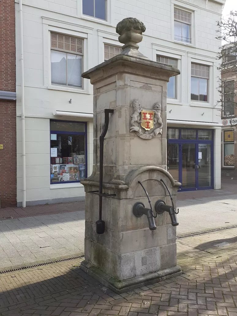 Waterpomp Markt (1719)
