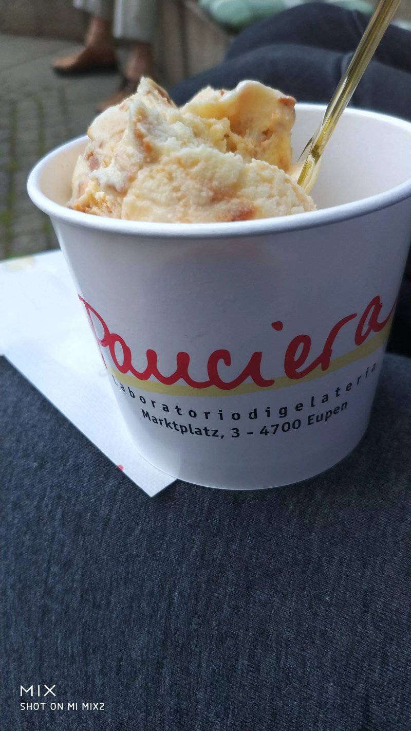 Eiscafe Stracciatella