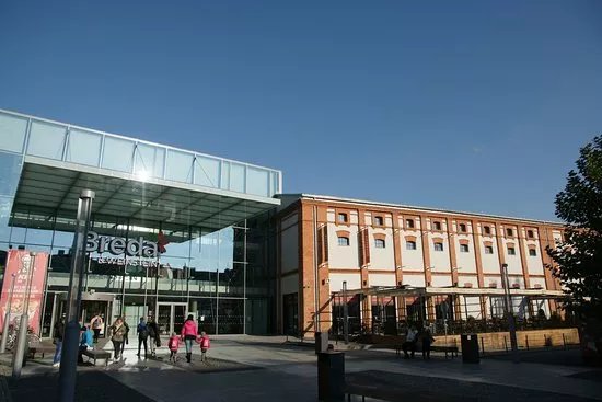 Breda & Weinstein Shopping Centre