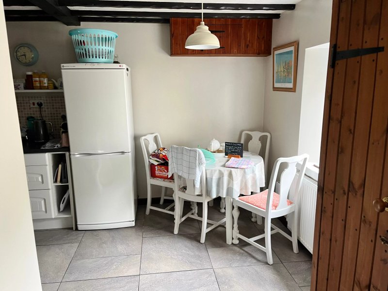 Dairy Cottage - Two Bedroom House, Sleeps 4