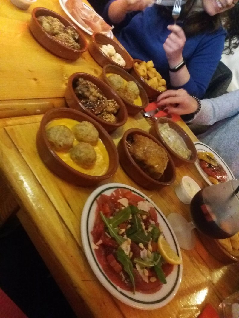 Tapas Y Mas