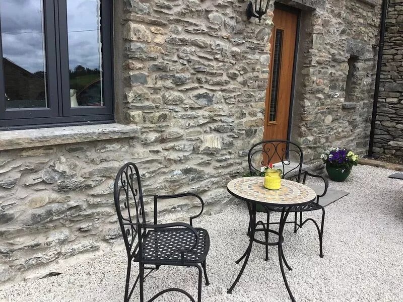Stunning 3 bed cottage with exceptional views over fields and the Lakeland fells