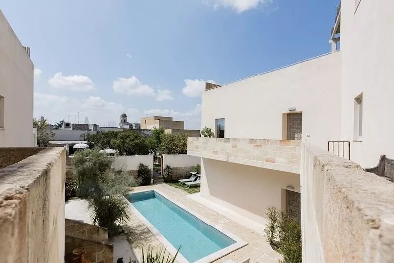 Apartment terrace,AC,WI-FI,pool and garden access