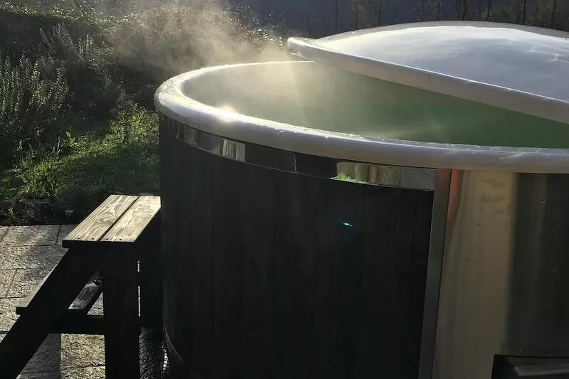 Beautiful rusticoat 7 km from Lake Orta with exclusive wood-fired Hot Tube