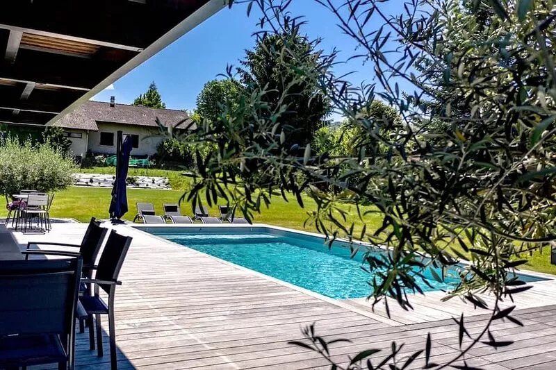 Villa de Luxe Avec Piscine Dans un Cadre de Vacances à 10 Minutes de Genève