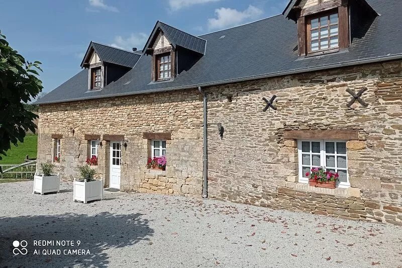 COTTAGE IN NORMANDY SWITZERLAND AND NEAR THE LANDING BEACHES