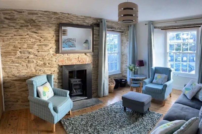 Stunning Sea/Harbour Views in a Beautiful Stone Built Cottage - Village