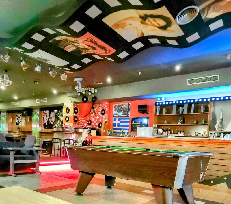 Paparazzi Bar