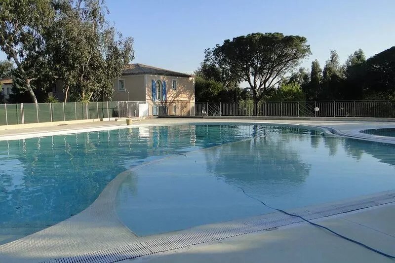 Gulf of St Tropez T2 apartment with pool