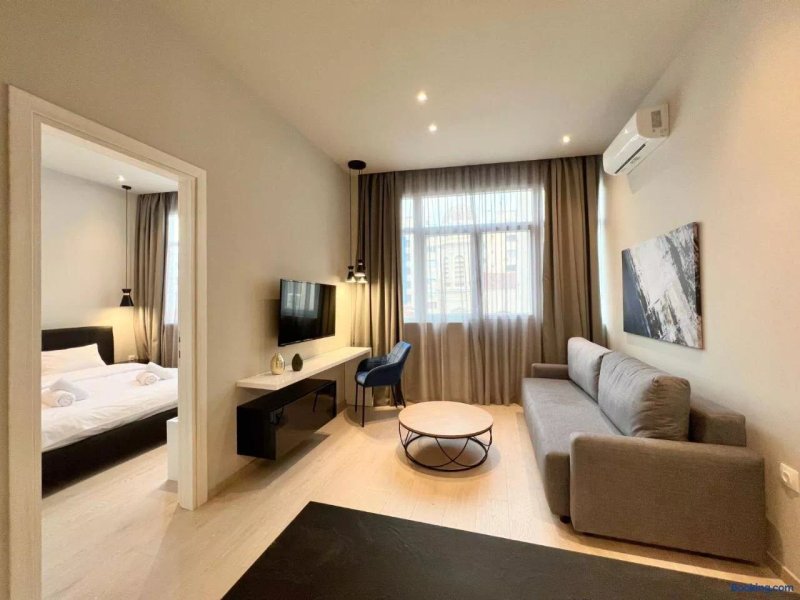 Aura Studios & Suites F24