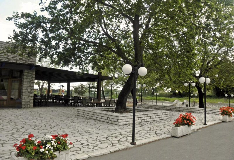 BarbaNakos