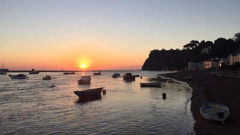 Charming Lovingly Restored Beachside Cottage Free bank holiday regatta week