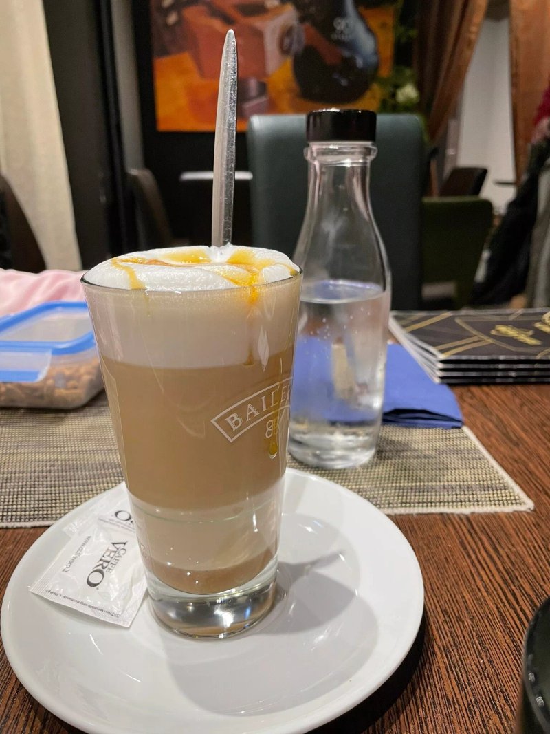 Bellagio Eiscafe & Lounge
