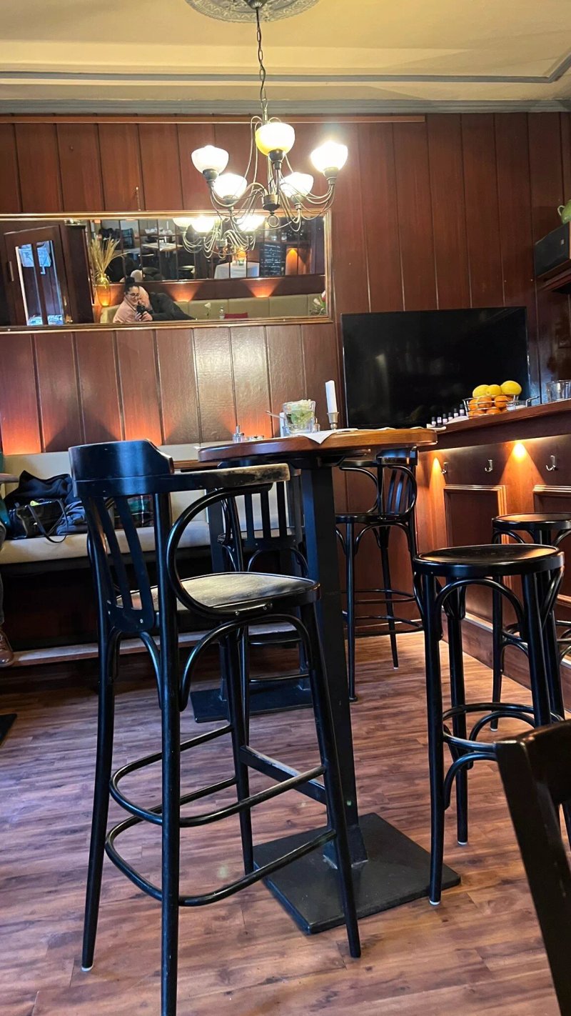 Konig Ludwig Cafe Bistro