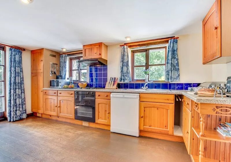 Pusehill Barn - Four Bedroom House, Sleeps 8
