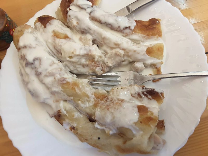 Koliba Burek ispod saca