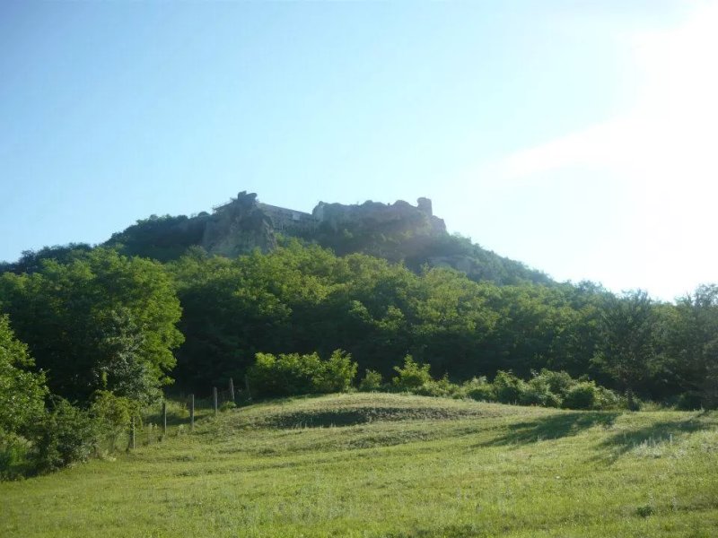 Vár Camping