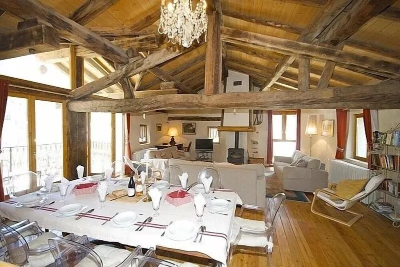 Stunning Chalet in Alpine village with 5 bedrooms/5 bathrooms
