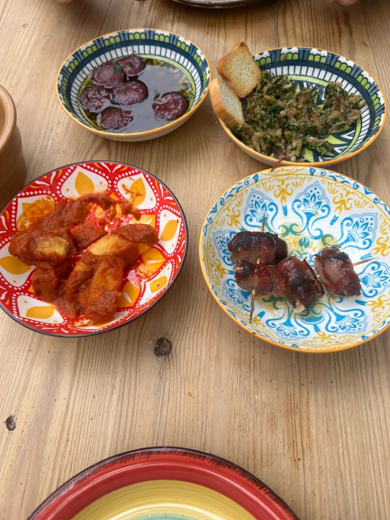 Azura Tapas & Cocktails