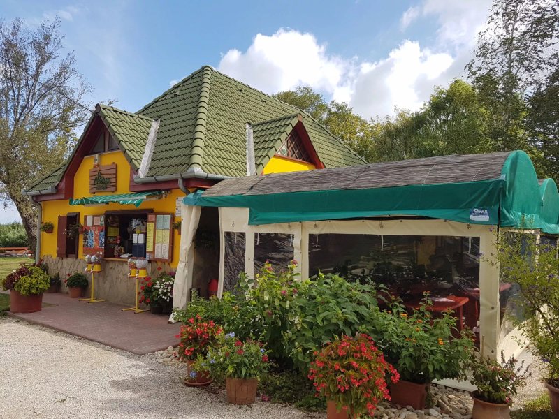 Nadas Restaurant