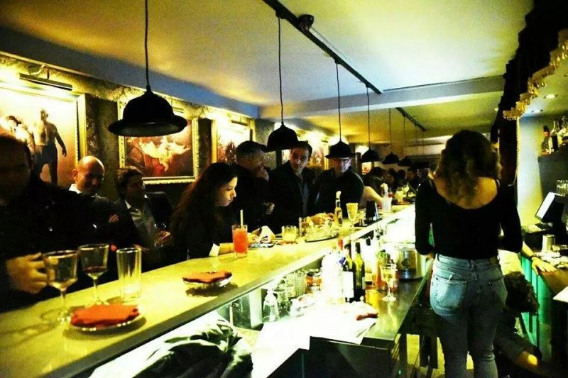 Gouni Amusement Bar