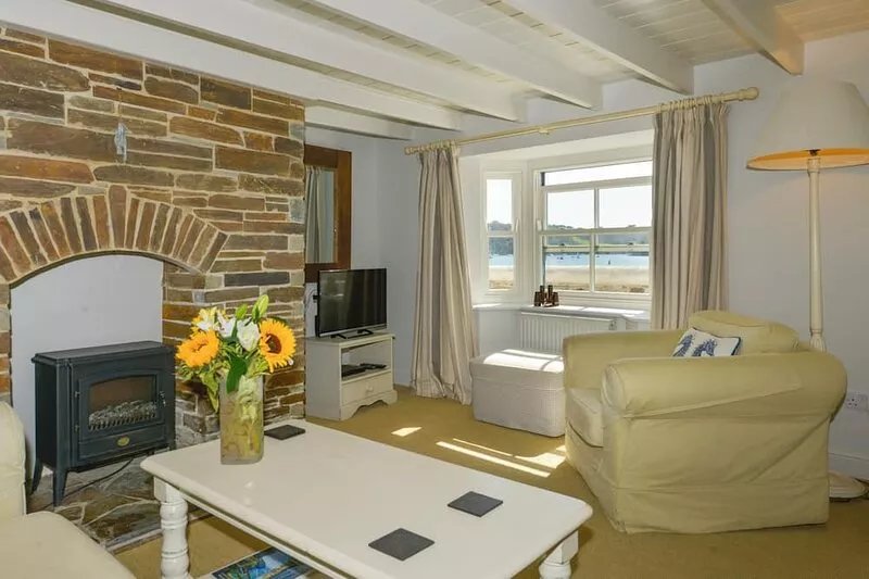 PRYDES COTTAGE, family friendly, country holiday cottage in St Mawes