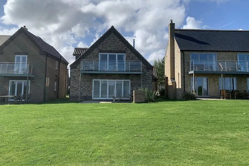 Silversands House -  a cottage that sleeps 10 guests  in 4 bedrooms