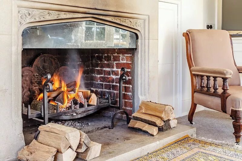 8 bedroom accommodation in Pattiswick, near Coggeshall