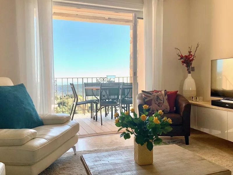 Fully air-conditioned 4-star luxury village house