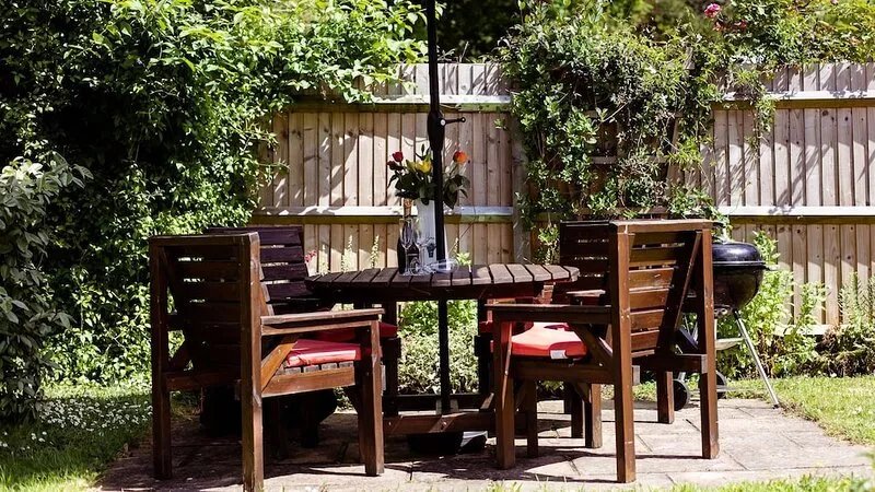 Amber Cottage  - shared swimming pool near Cheltenham, accepts pets