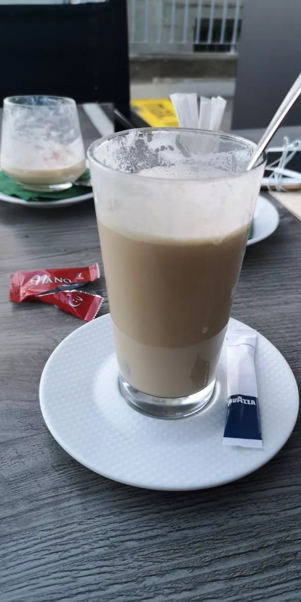 Riva Cafe & Weinbar