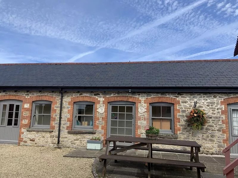 Pretty stone cottage near the village of Pendoylan