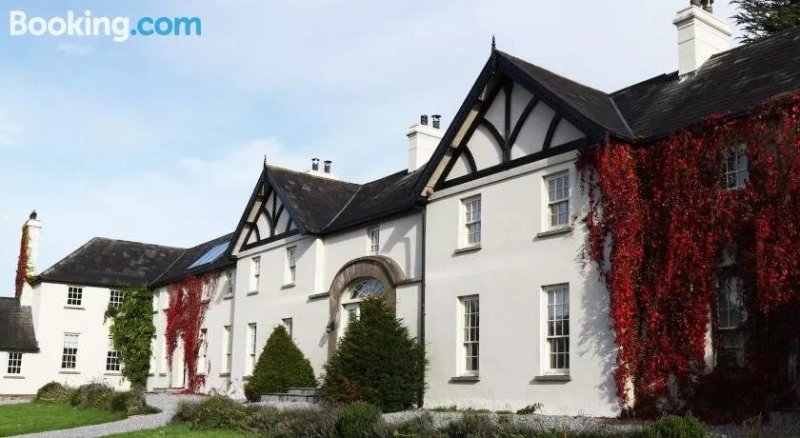 Warrensgrove Estate