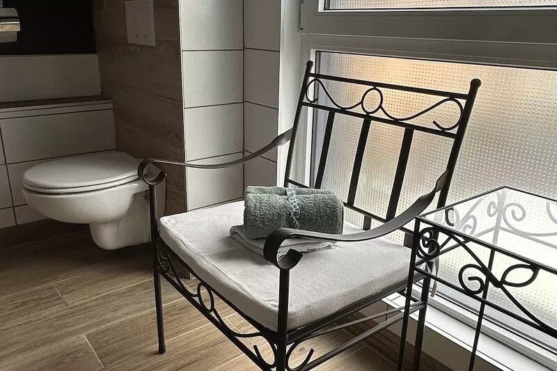 private room with private bathroom and private parking