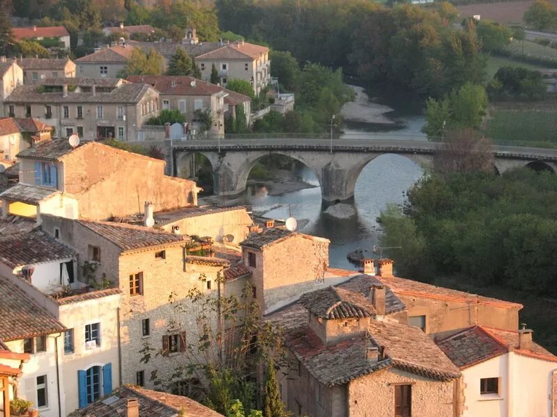 Cozy Romantic Hideaway with River View In Medieval Village