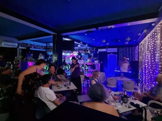Eltons Rocket Bar