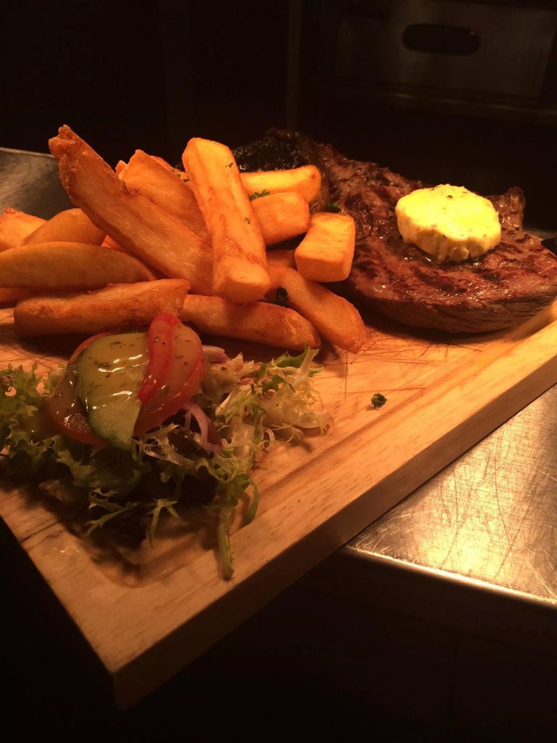 The Hill Lounge Bar And Kitchen