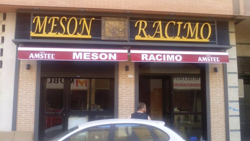 Meson Racimo