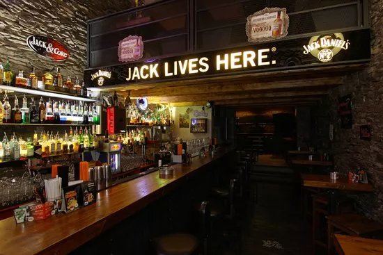 Harleys - Cocktails & Music Bar
