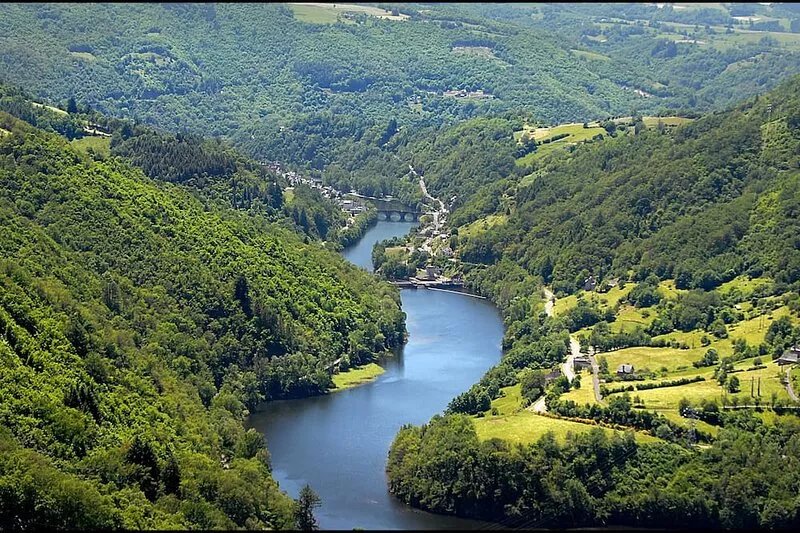 A stunning French farmhouse retreat in the heart of Averyon.