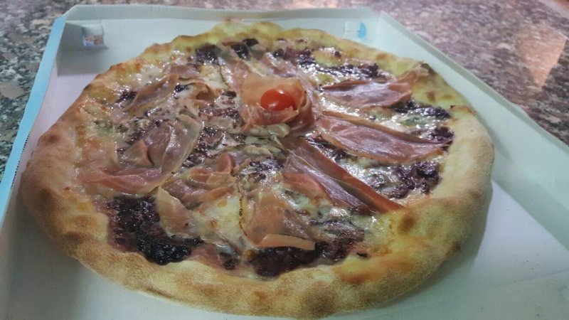 Pizzeria al taglio e kebab La Pizzaccia