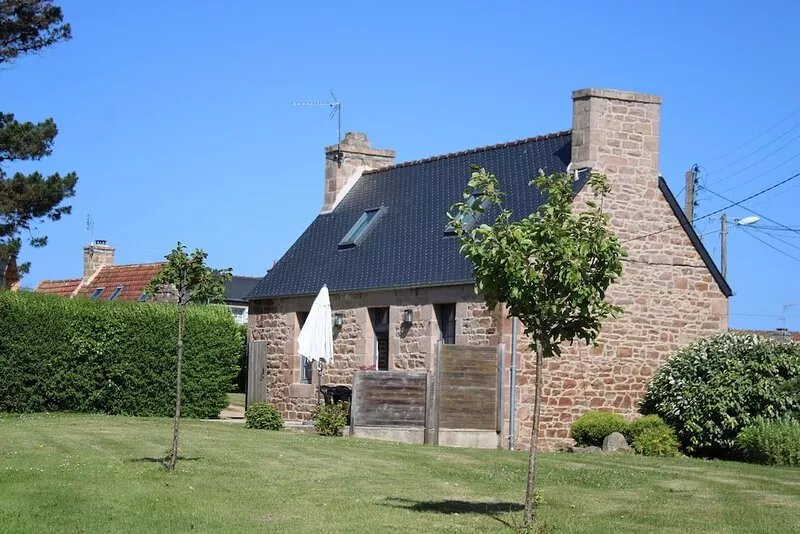 pretty Breton house near the center of Trégastel