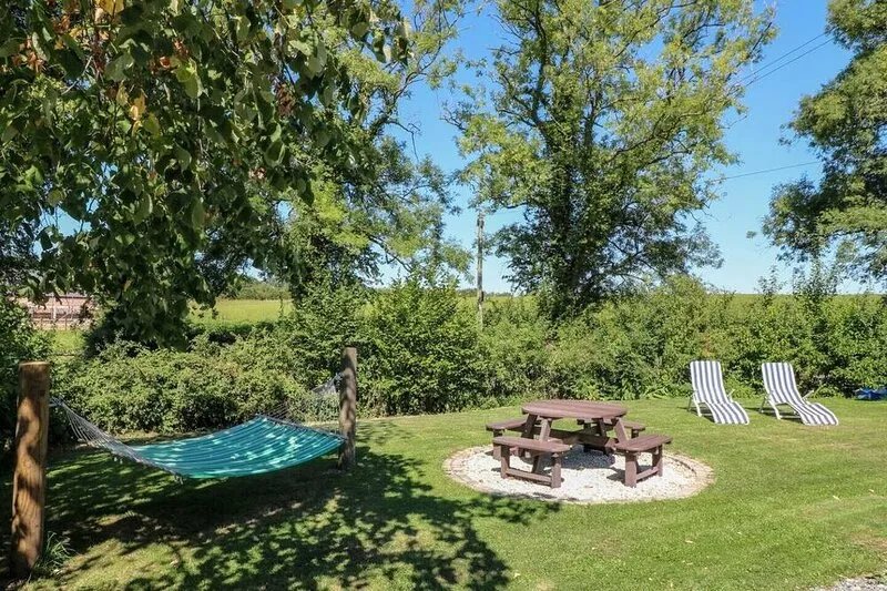 The Den 5*, Private Hot Tub, Derbyshire Dales/Peak District.