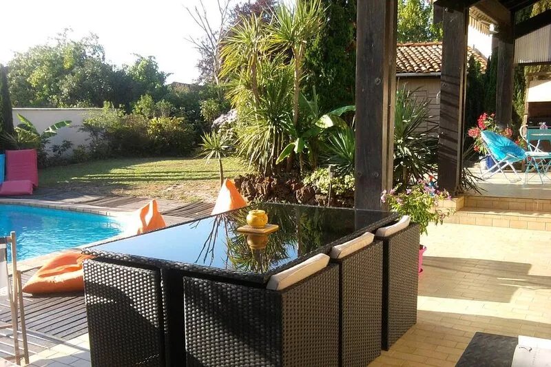Biscarrosse pretty house with pool and garden