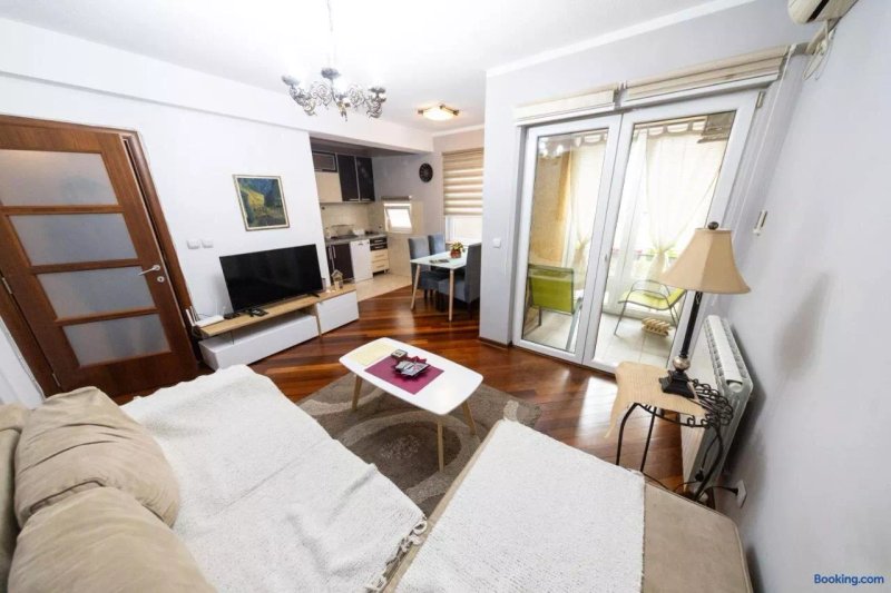 Lux Place Apartments Downtown